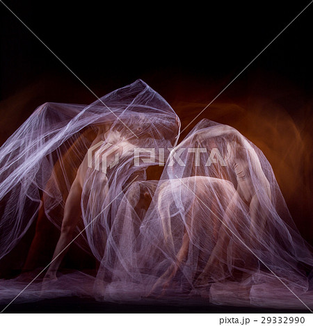 The sensual and emotional dance of beautiful The sensual and emotional dance of beautiful 29332990