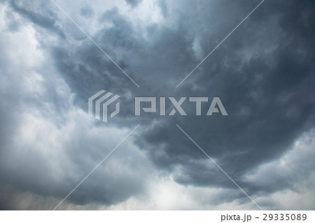 雲 空 曇天 天気が悪い 曇った空 コピースペース 空の画像素材 雲 空 曇天 天気が悪い 曇った空 コピースペース 空の画像素材 29335089