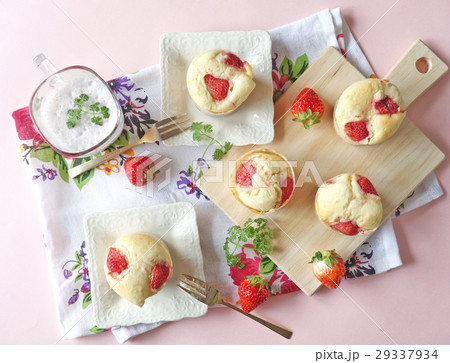 イチゴのマフィン3 29337934