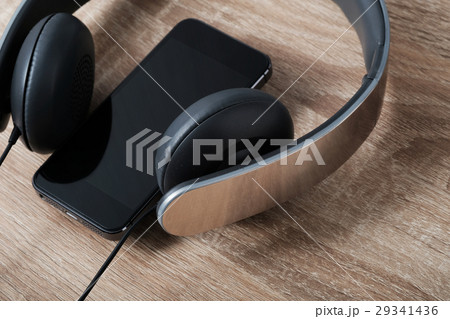 Mobile phone connecting with headphone Mobile phone connecting with headphone 29341436