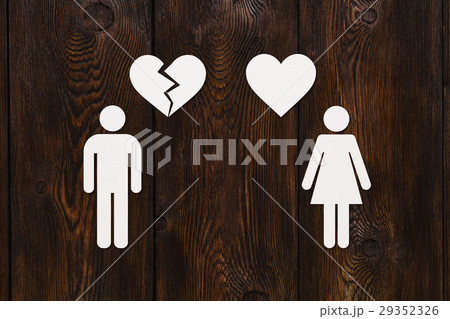 Paper woman with heart and man with broken one Paper woman with heart and man with broken one 29352326