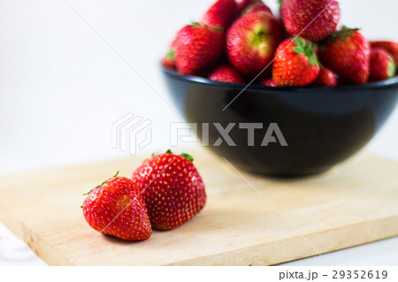 Strawberry isolated on white background 29352619
