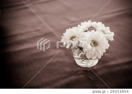 flower decoration on the table flower decoration on the table 29353954