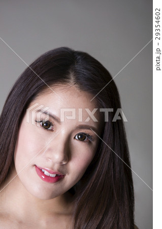 女性のポートレート 女性のポートレート 29354602