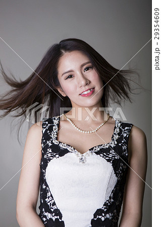 女性のポートレート 女性のポートレート 29354609