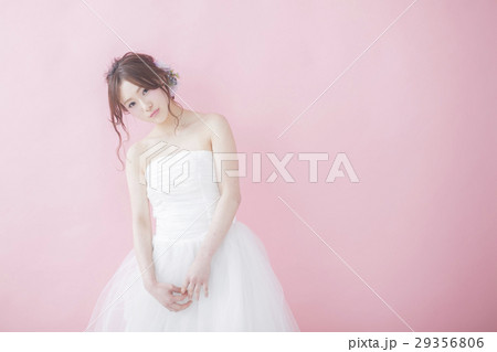 ウェディングドレスの花嫁 ウェディングドレスの花嫁 29356806