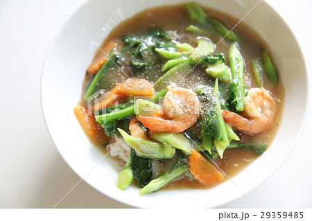 Hong kong fried noodle with seafood 29359485