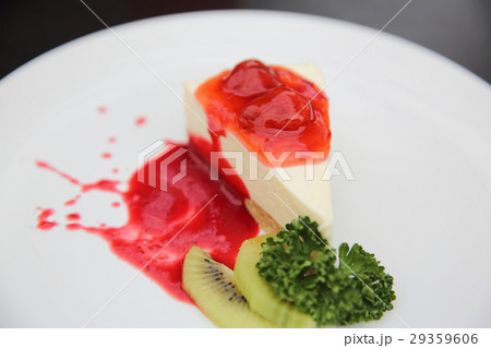 strawberry cheese cake 29359606