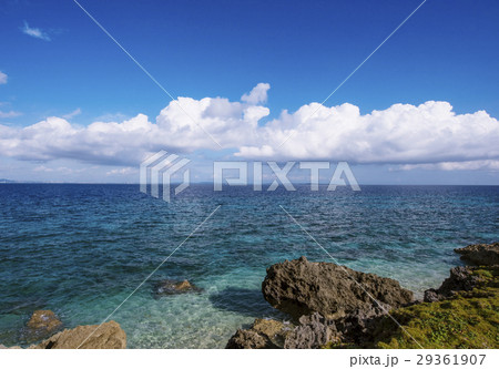 沖縄観光スポット　久高島の風景　沖縄の海と空　カベール岬と海　神の島と海の風景　 29361907