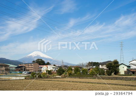 裾野市の住宅街から見える富士山 29364794
