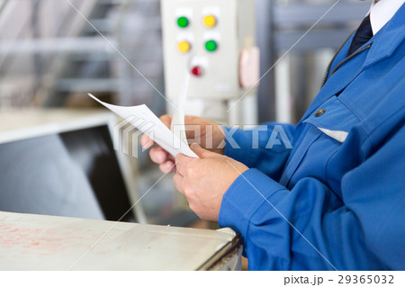 工場 倉庫 伝票チェック 29365032