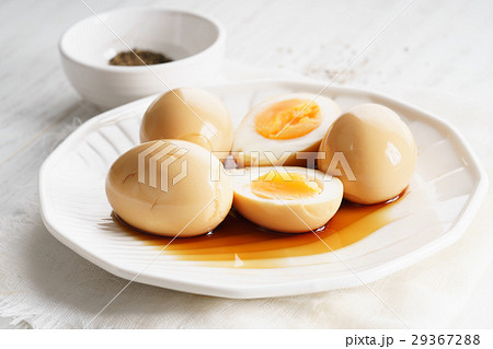 Boiled eggs in soy sauce 29367288