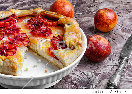 Orange cake with mint 29367479