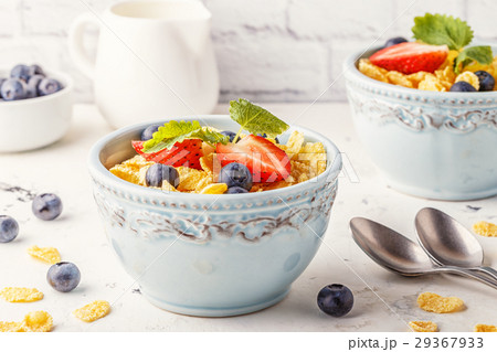 Healthy breakfast Healthy breakfast 29367933