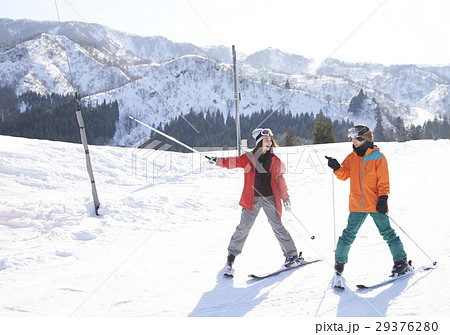スキー場 カップル スキー場 カップル 29376280