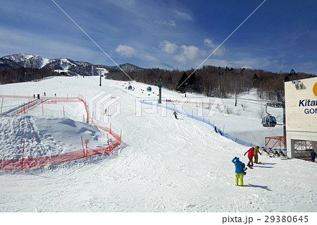富良野スキー場 北の峰ゾーンのベース付近 29380645