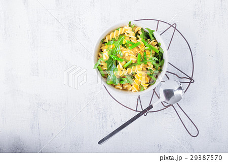 Pasta salad with asparagus and arugula 29387570