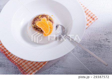 Coconut Panna Cotta  29387572