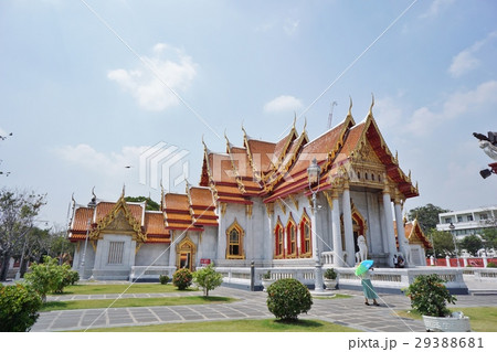 タイ国バンコクのワット・ベンチャマボーピット(Wat Benchamabophit、大理石寺院) タイ国バンコクのワット・ベンチャマボーピット(Wat Benchamabophit、大理石寺院) 29388681