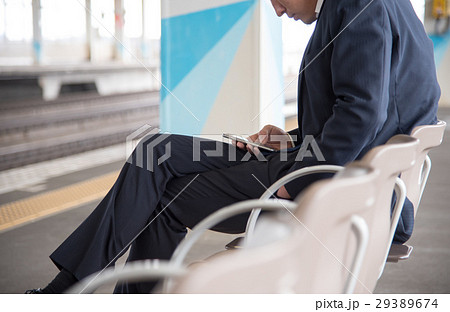 スーツの男性 29389674