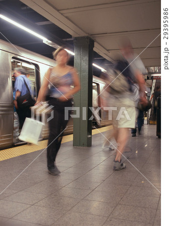 プラットホーム プラットホーム 29395986