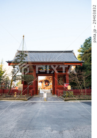 浅草寺 二天門 早朝風景 2017年1月撮影 29403832