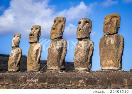 Moais statues, ahu Tongariki, easter island 29408510