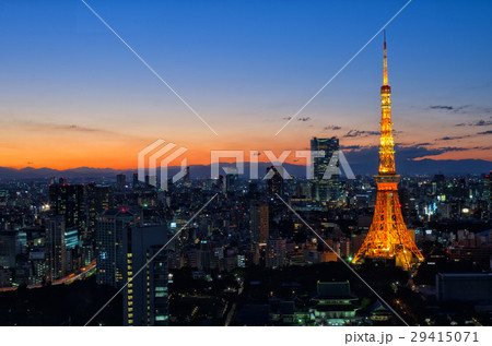 東京夜景 東京タワー マジックアワーの写真素材