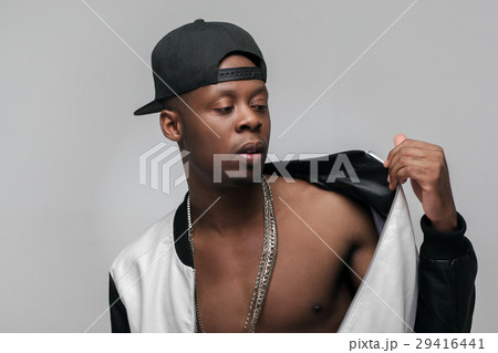 African american rapper. Present youth problems. 29416441