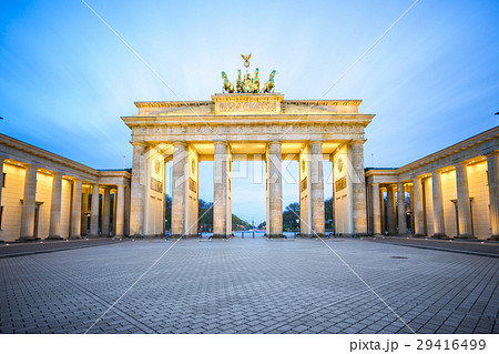 Brandenburg Gate at night in Berlin city, Germany Brandenburg Gate at night in Berlin city, Germany 29416499