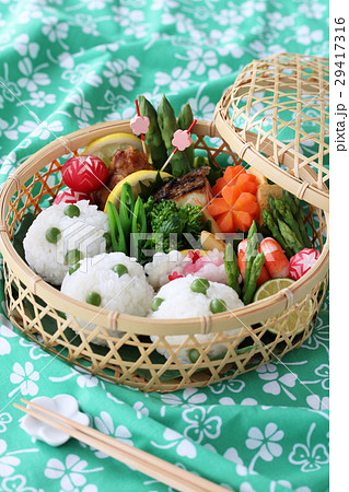 豆ごはんの春の行楽弁当 豆ごはんの春の行楽弁当 29417316