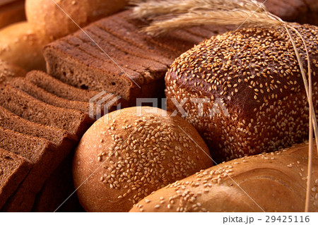 Assortement of Freshly baked traditional bread 29425116