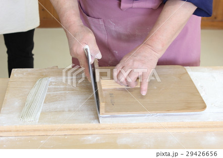蕎麦打ち体験 切る 29426656