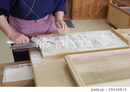 蕎麦打ち体験 切る 29426673