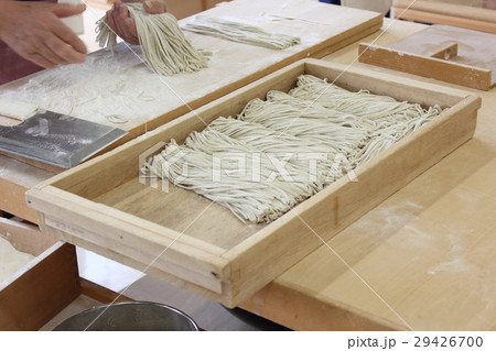 蕎麦打ち体験 切る 29426700