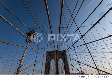 ニューヨークのブルックリン橋 29427332