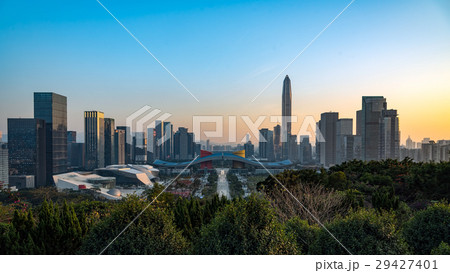 蓮花山公園から望む中国・深センの夕景 29427401