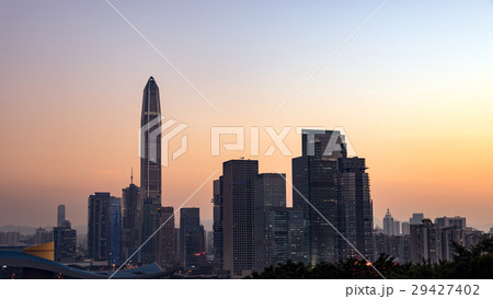 蓮花山公園から望む中国・深センの夕景 29427402