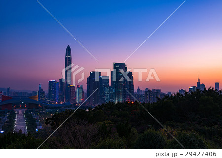 蓮花山公園から望む中国・深センの夕景 マジックアワー 蓮花山公園から望む中国・深センの夕景 マジックアワー 29427406