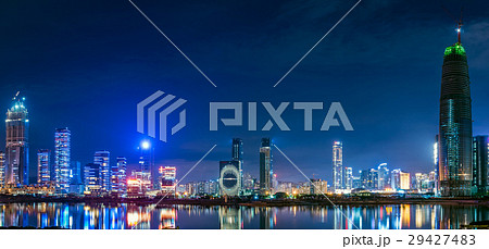 中国 深センの高層ビル群建設現場 夜景 中国 深センの高層ビル群建設現場 夜景 29427483