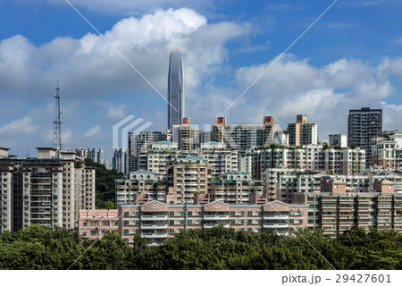 中国・深センの住宅地と高層ビル群 中国・深センの住宅地と高層ビル群 29427601