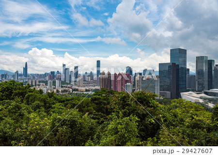 中国・深センの高層ビル群の風景 29427607