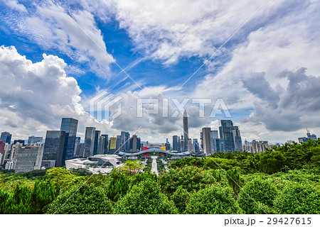 中国 深センの高層ビル群の風景の写真素材