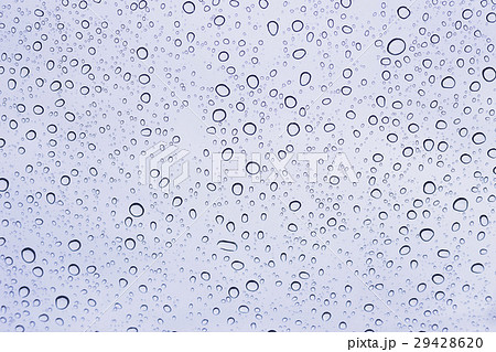 綺麗なガラスの水滴の写真素材