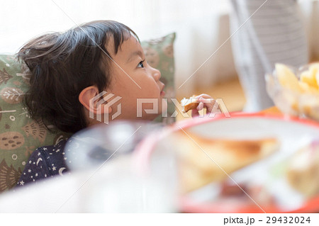 3 years old 3 years old 29432024