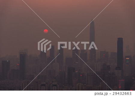 中国　深センの夕暮れ 29432663