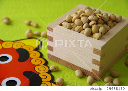 節分の豆まき 29438150