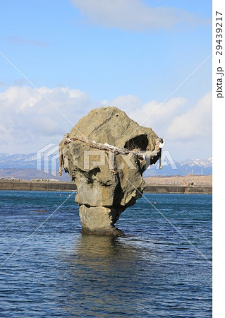 鴎島の瓶子岩 29439217