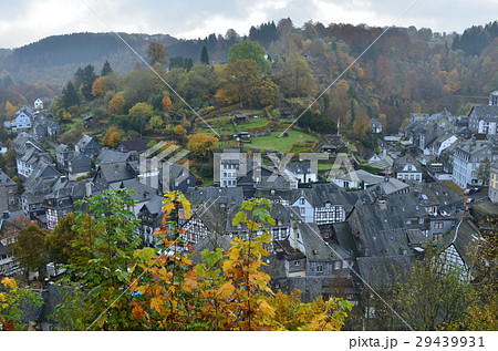 秋のドイツ田舎町モンシャウ Monchau Germany の写真素材