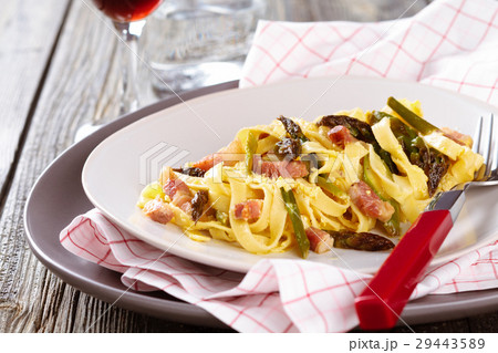 Italian food. Pasta Carbonara. 29443589
